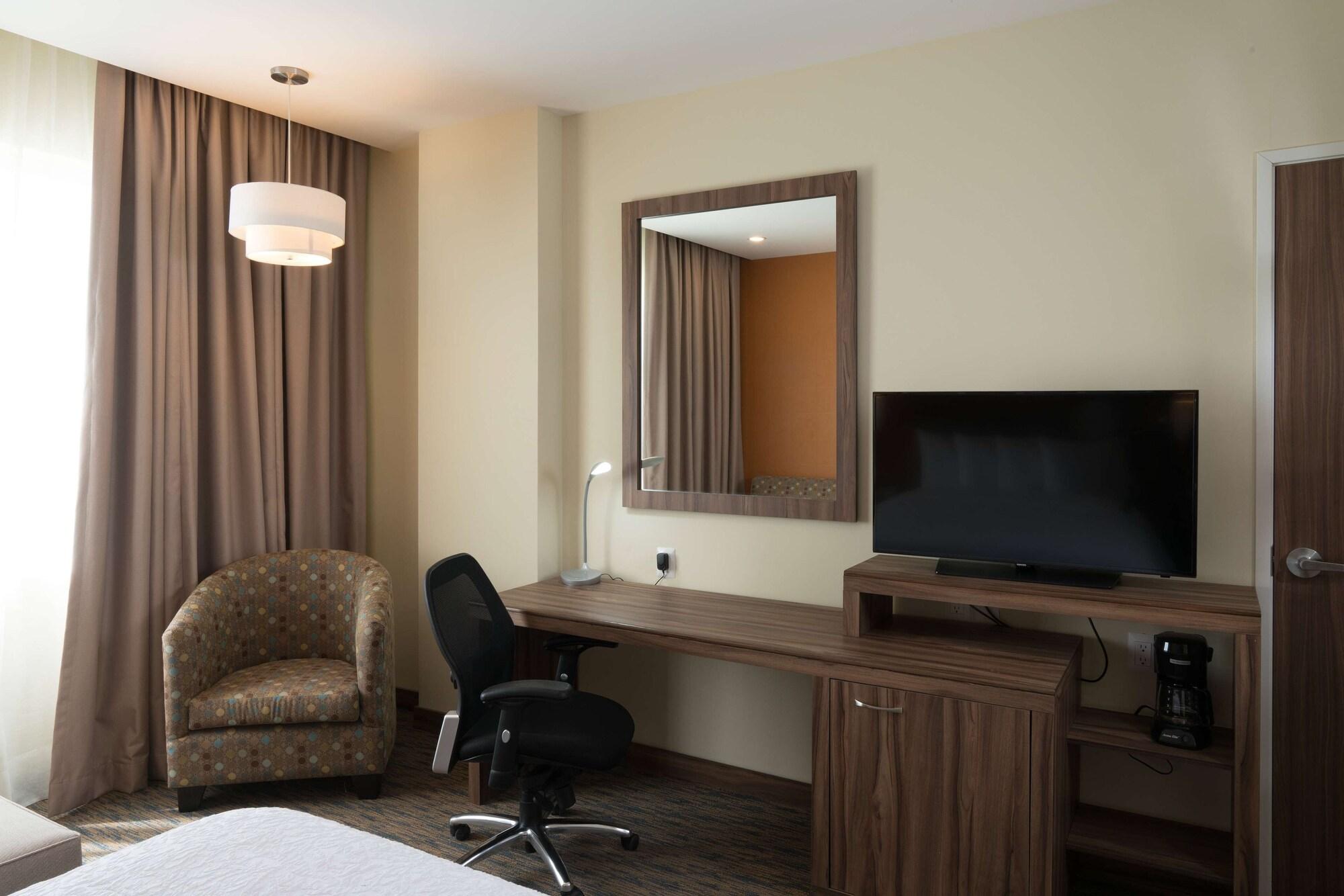 Hampton Inn By Hilton Irapuato Εξωτερικό φωτογραφία